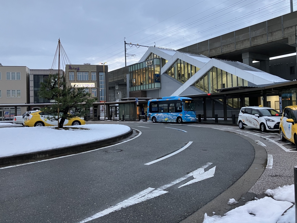 松任駅の外観