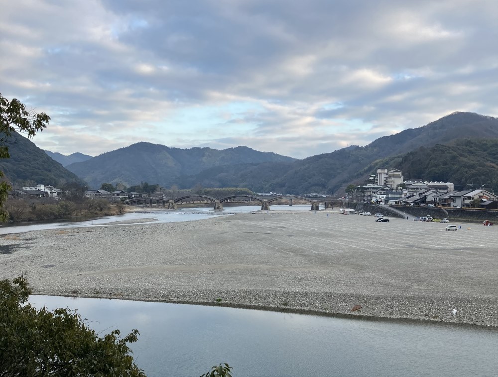 錦帯橋と錦川